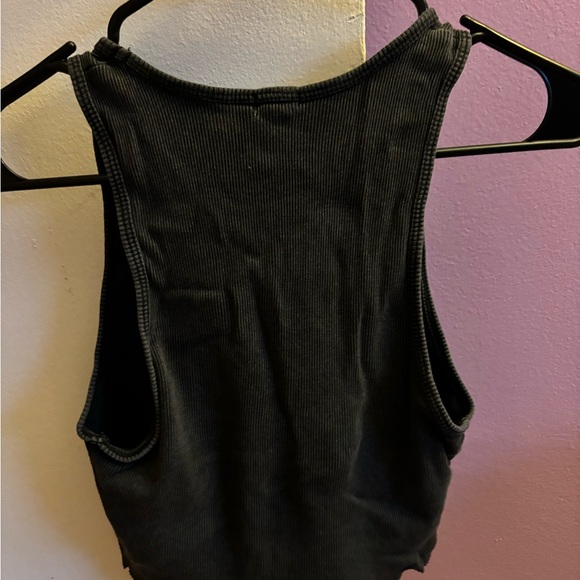 GARAGE TANK - Picture 3 of 3